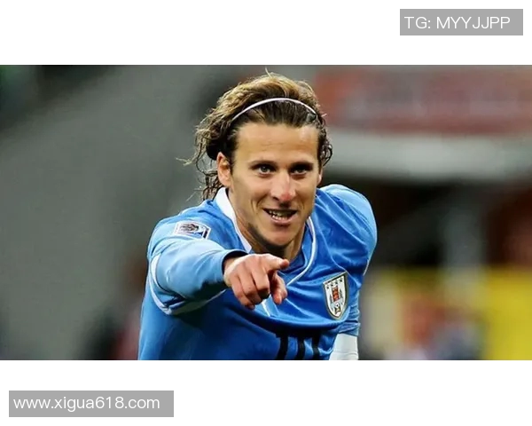 单眼皮球星的传奇之路 从绿茵场到世界舞台的耀眼风采 单眼皮球星的传奇之路 从绿茵场到世界舞台的耀眼风采